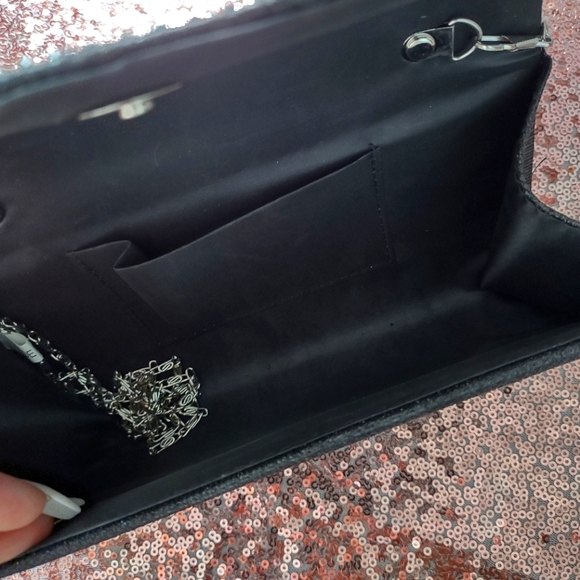 Purses/wallets - Picture 2 of 8